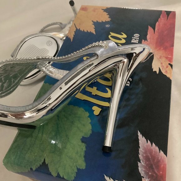 NIB Italina by Summer Rio Silver Sandals sz. 7.5 - Picture 3 of 6